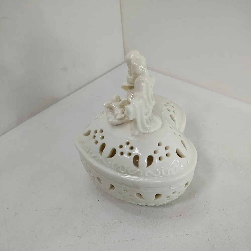 Porcelain Heart Shape Trinket‎ Dresser Box Jesus Mary Joseph